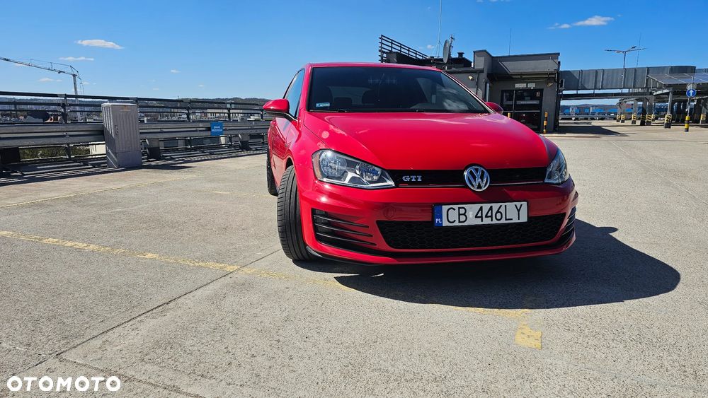 Volkswagen Golf - 10