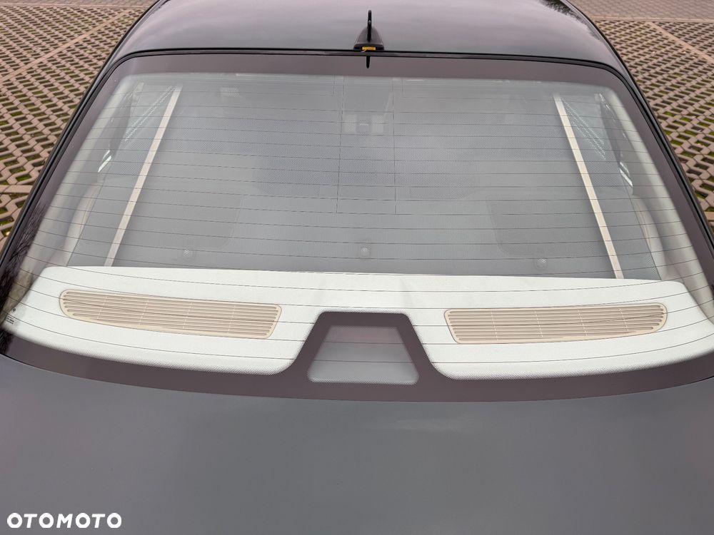 BMW Seria 7 750i - 31