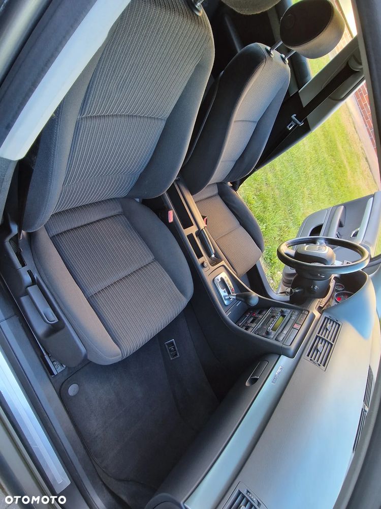 Audi A4 Avant 3.2 FSI quattro tiptronic - 24