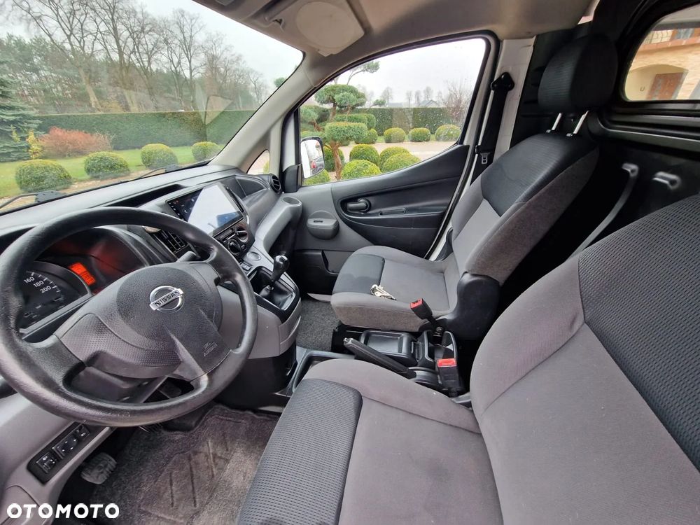 Nissan NV200 - 24