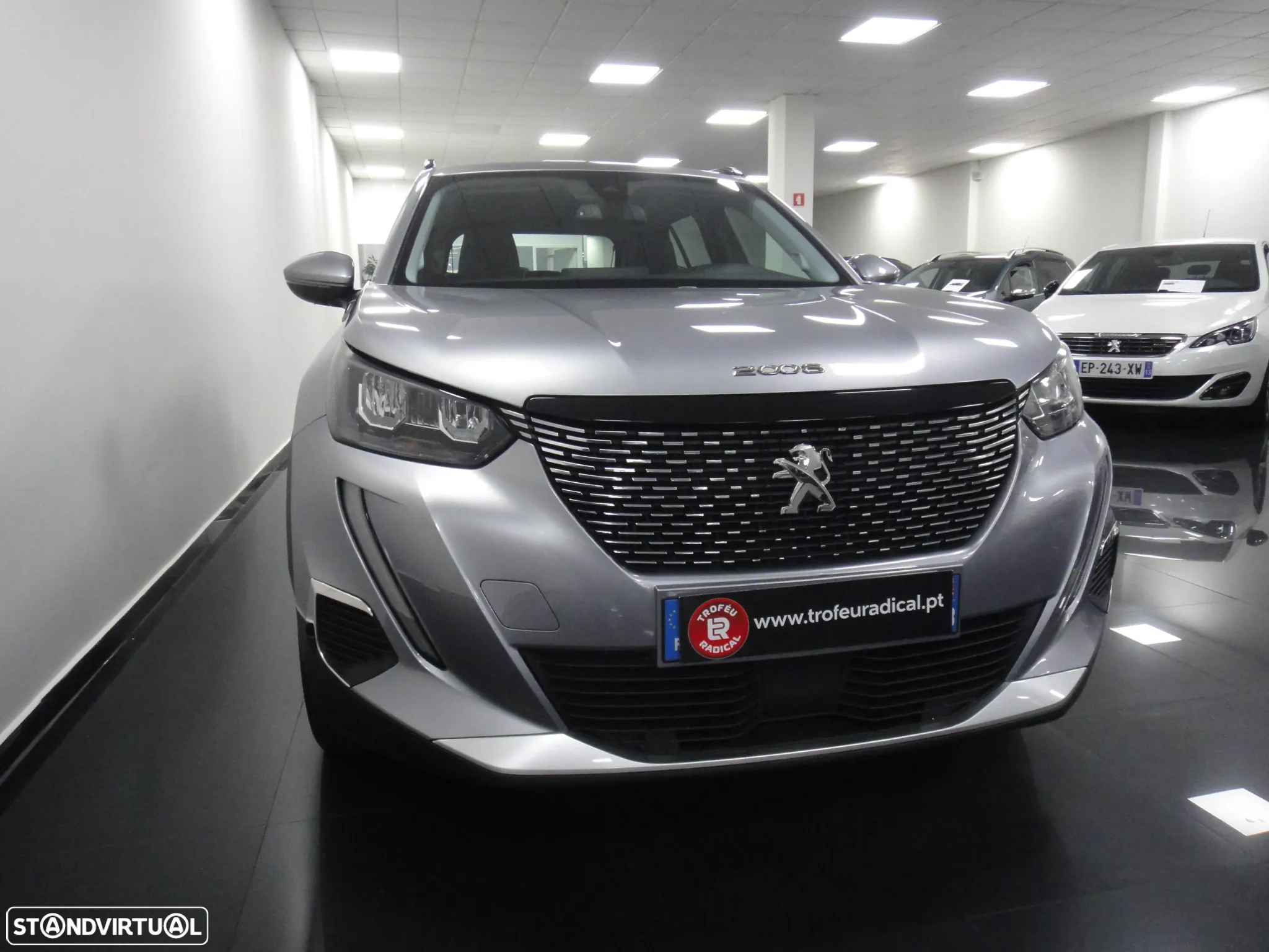 Peugeot 2008 PureTech 130 Allure - 2