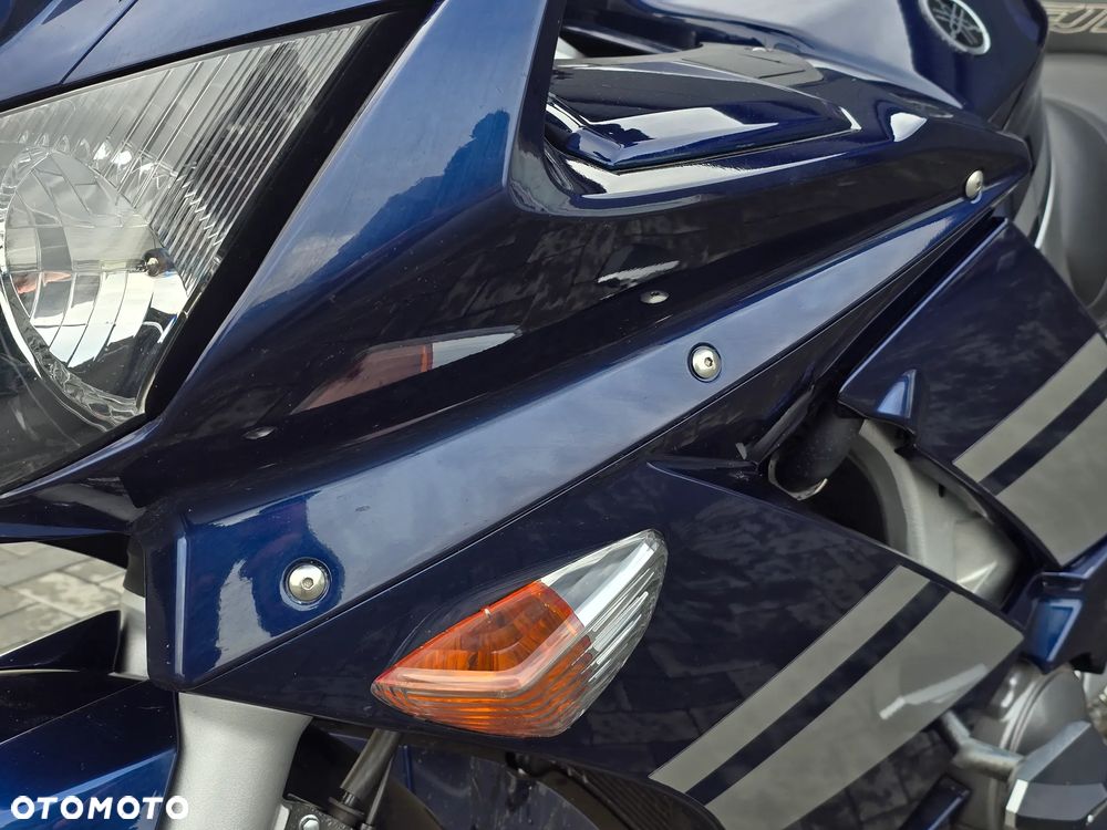 Yamaha FJR - 28