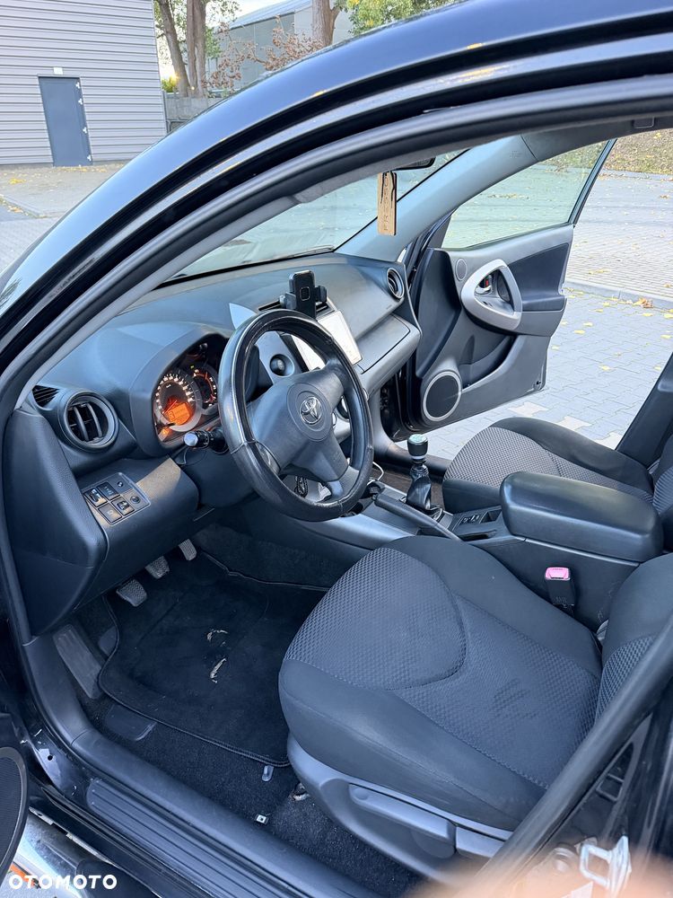 Toyota RAV4 - 7