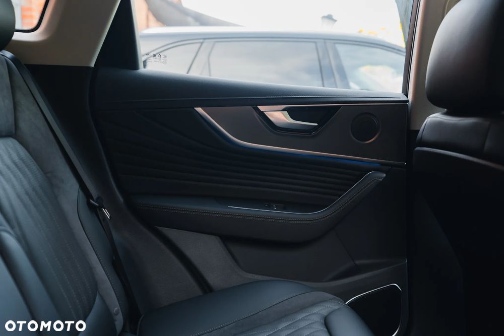 Hongqi HS5 2.0T Executive AWD - 27