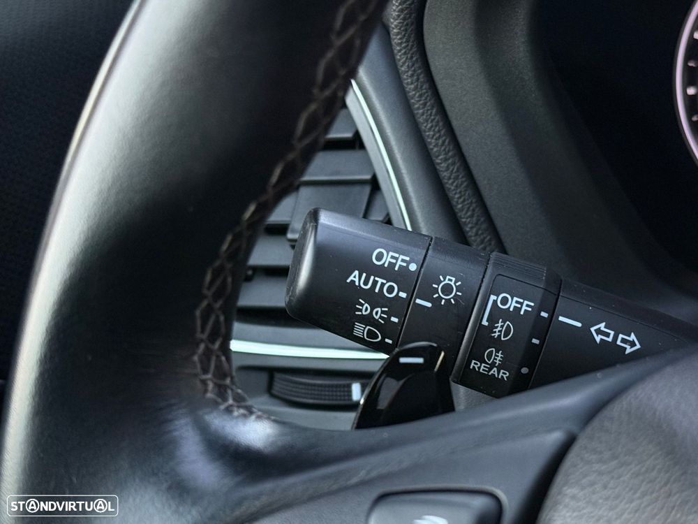 Honda HR-V 1.5 i-VTEC Executive CVT - 12