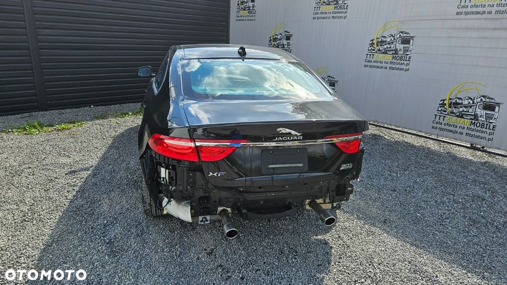 Jaguar XF - 27