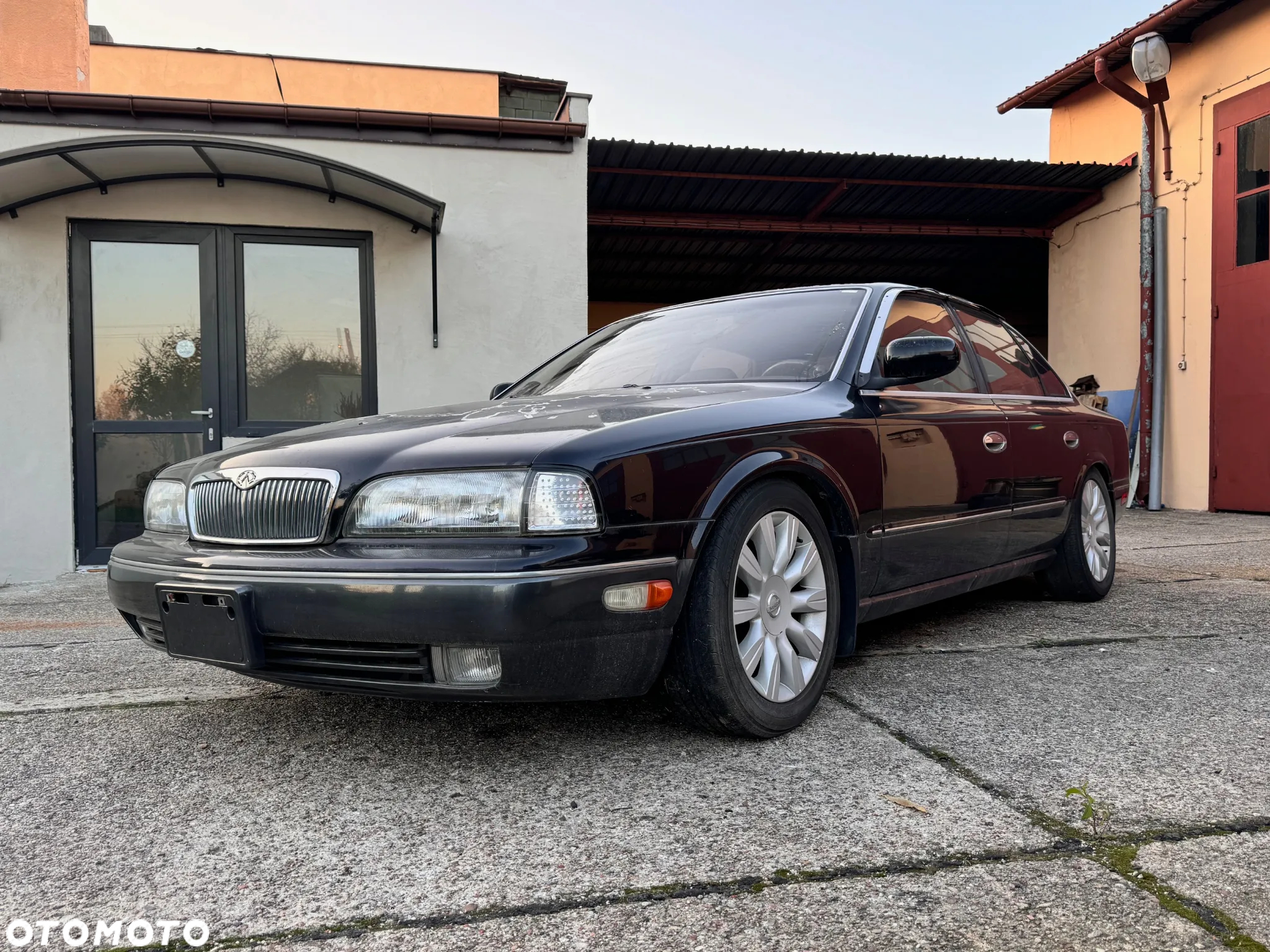 Nissan Skyline - 2