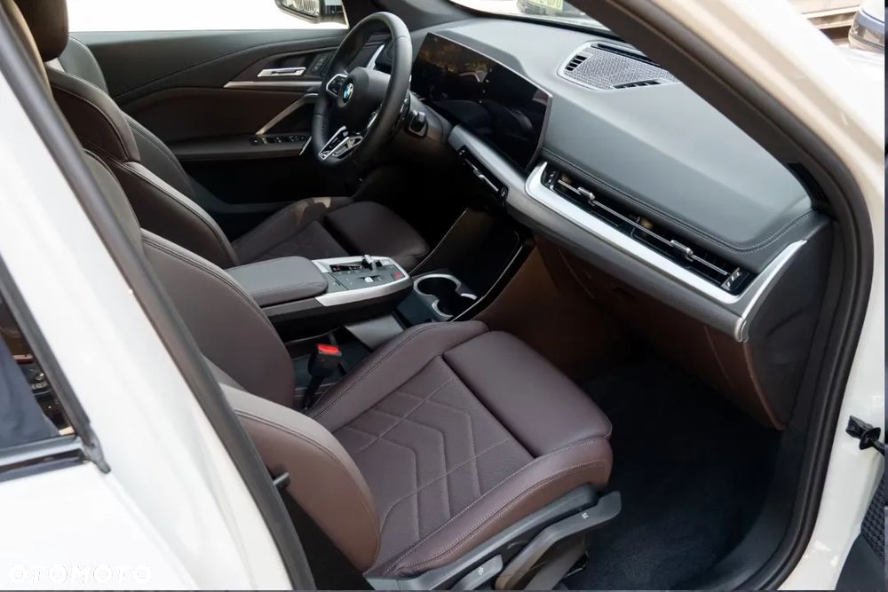 BMW X1 sDrive20i mHEV - 25