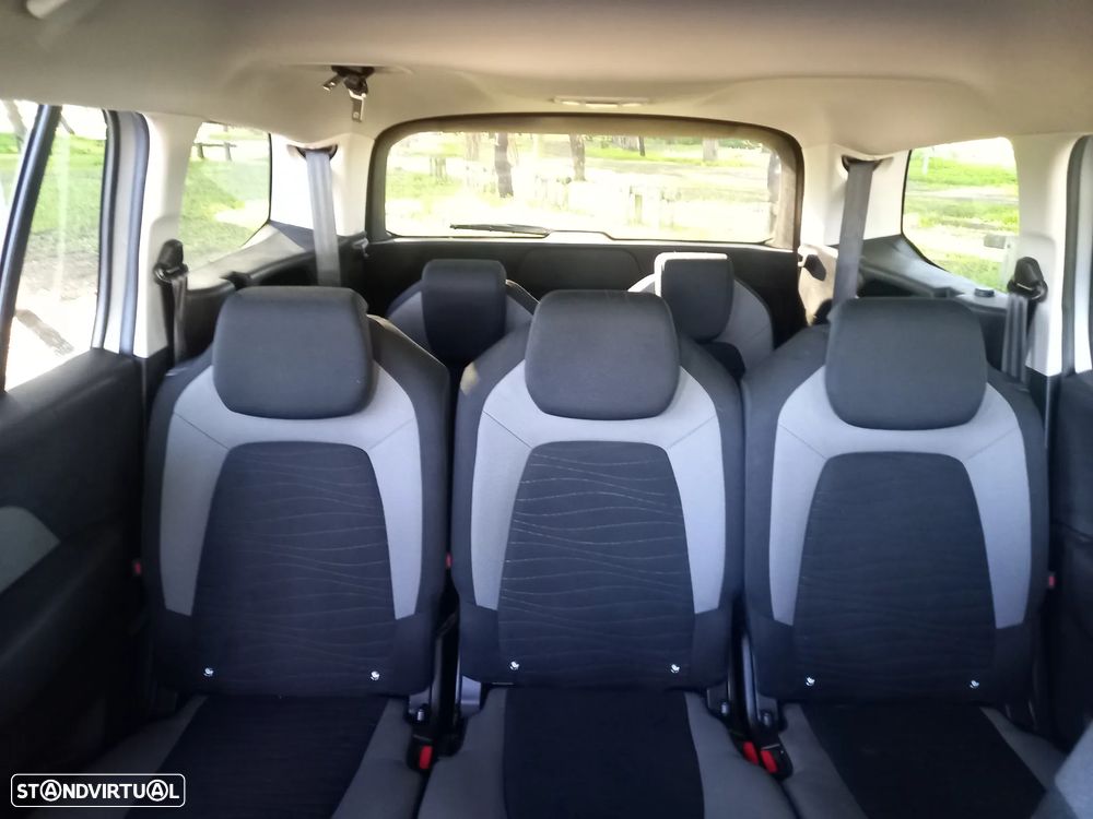 Citroën C4 Picasso - 26