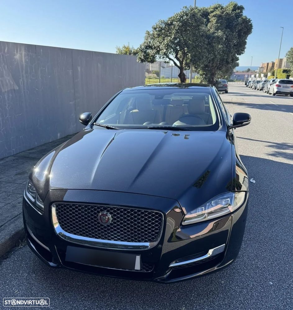 Jaguar XJ 3.0 D V6 Premium Luxury - 4