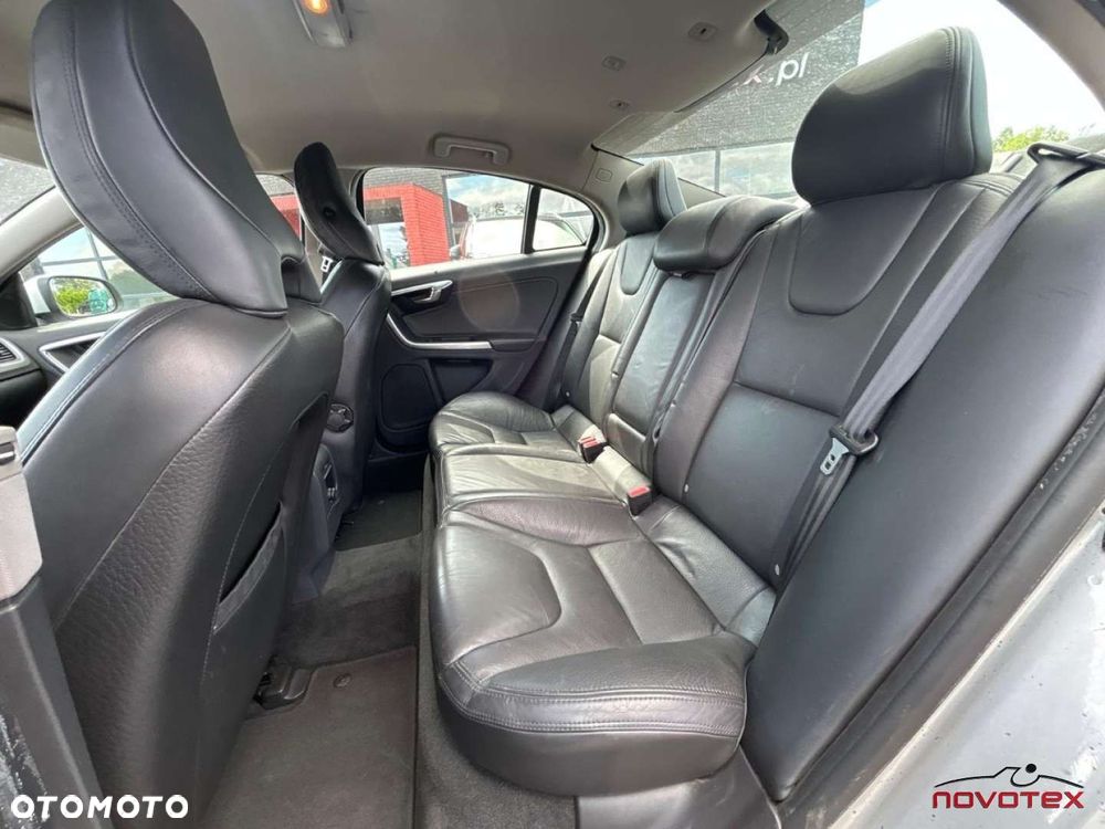 Volvo S60 D5 AWD Geartronic Summum - 19