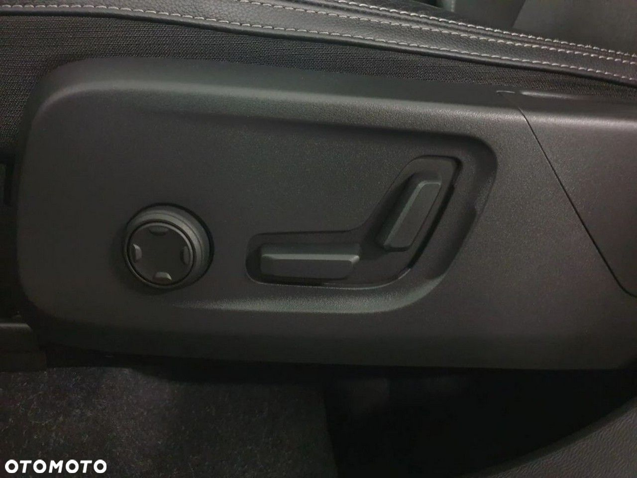 Volvo XC 40 D3 R-Design - 33