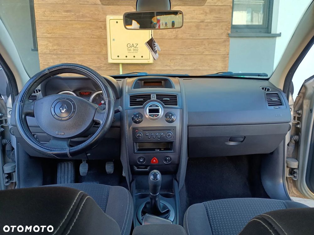 Renault Megane 1.6 16V Progress - 8