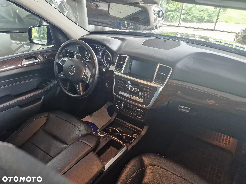 Mercedes-Benz ML 350 BlueTec 4-Matic - 4