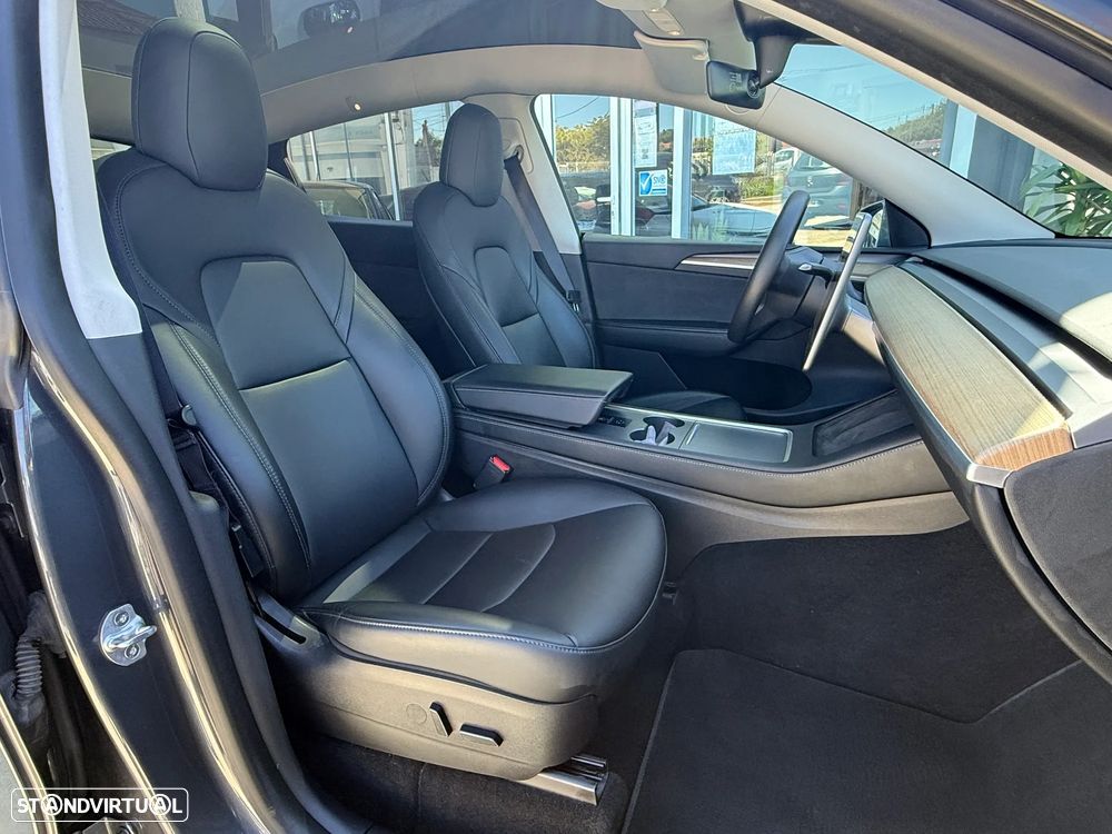 Tesla Model Y Long Range Tração Integral - 31