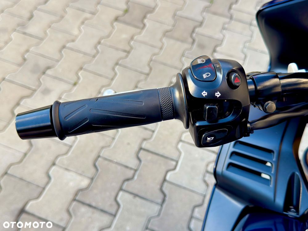 Yamaha FZ - 17