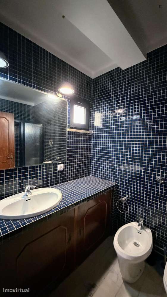Quarto - localizado em Olivais Coimbra - Grande imagem: 4/13