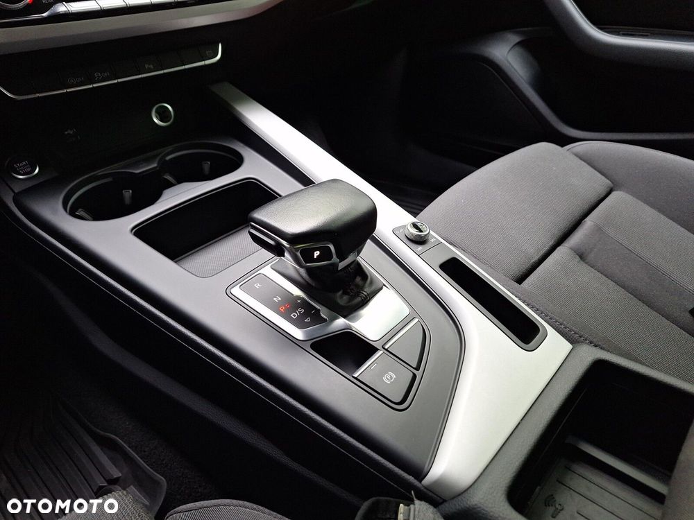 Audi A4 Limousine - 21