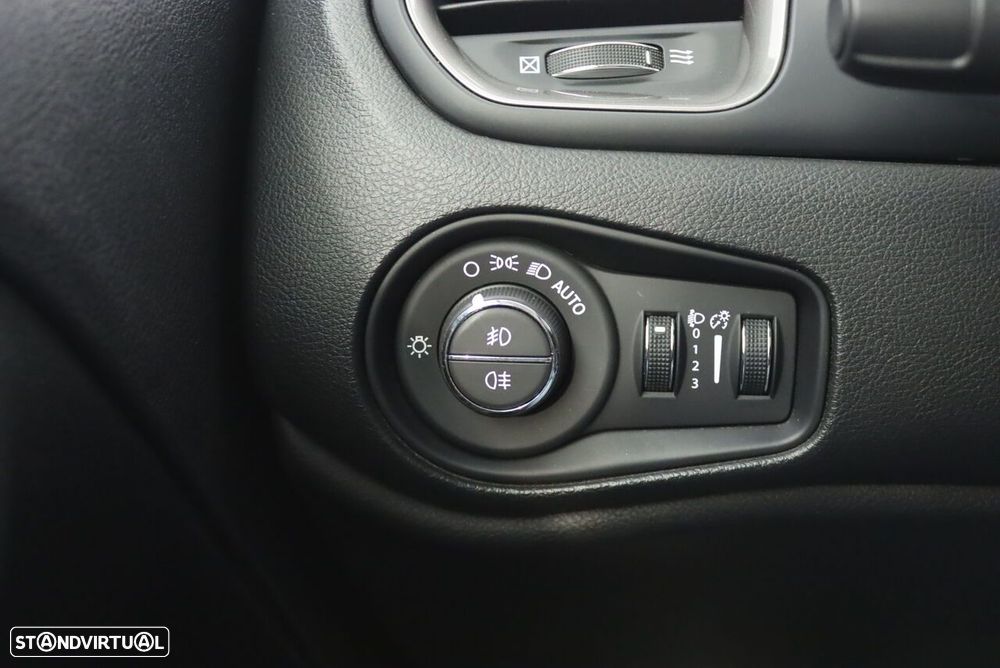 Jeep Renegade 1.0 T Limited - 24