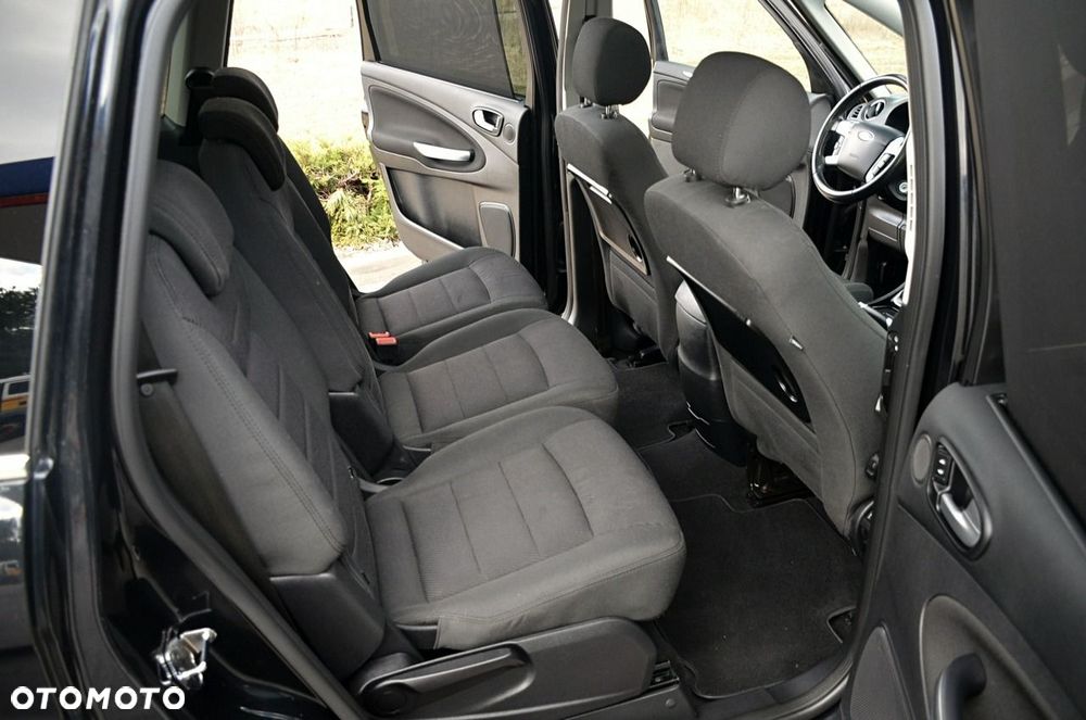 Ford S-Max - 17