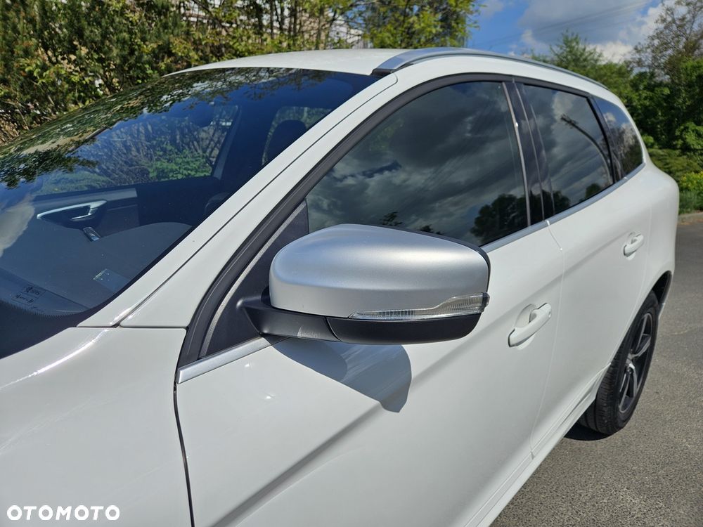 Volvo XC 60 D3 Drive-E R-Design Momentum - 16