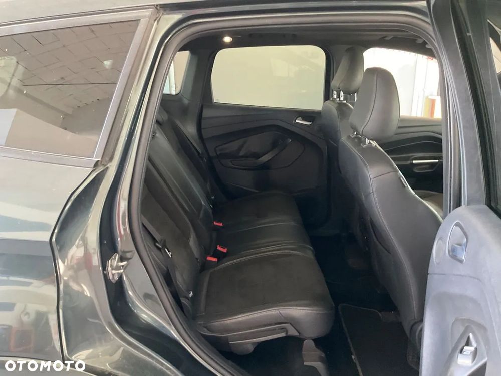 Ford Kuga 2.0 TDCi 4x4 ST-Line - 10