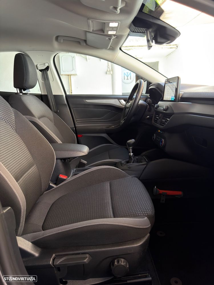 Ford Focus SW 1.0 EcoBoost S&S COOL&CONNECT - 33
