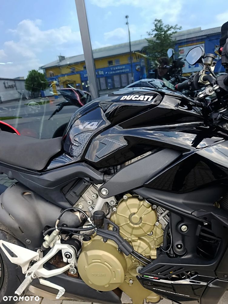 Ducati Streetfighter V4 - 8