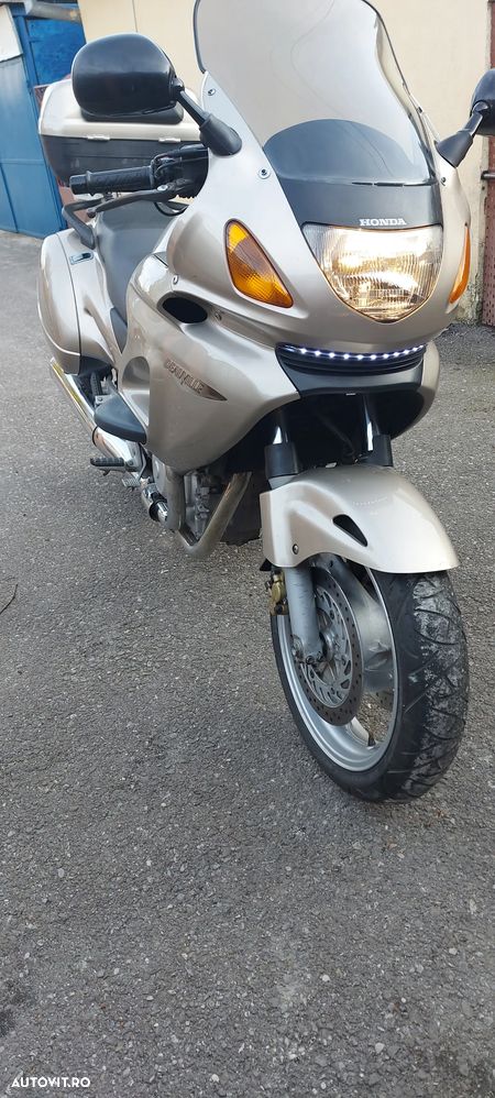 Honda NT 650V Deauville - 1