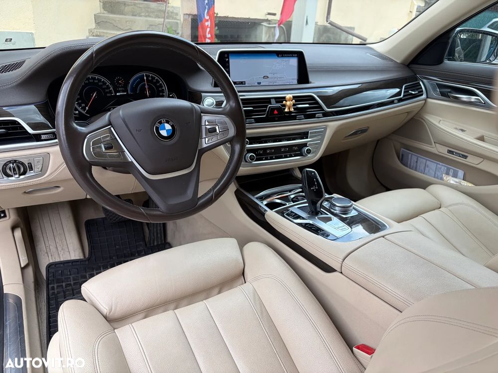 BMW Seria 7 - 10
