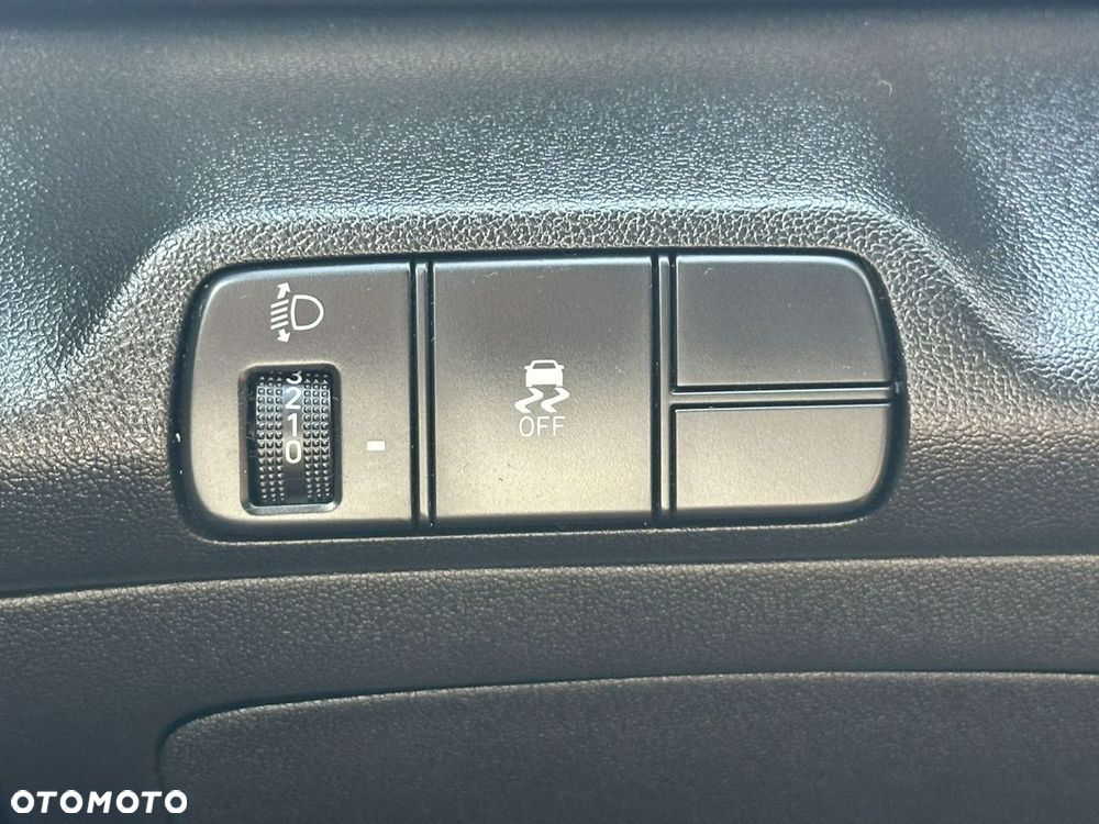 Hyundai Elantra - 40