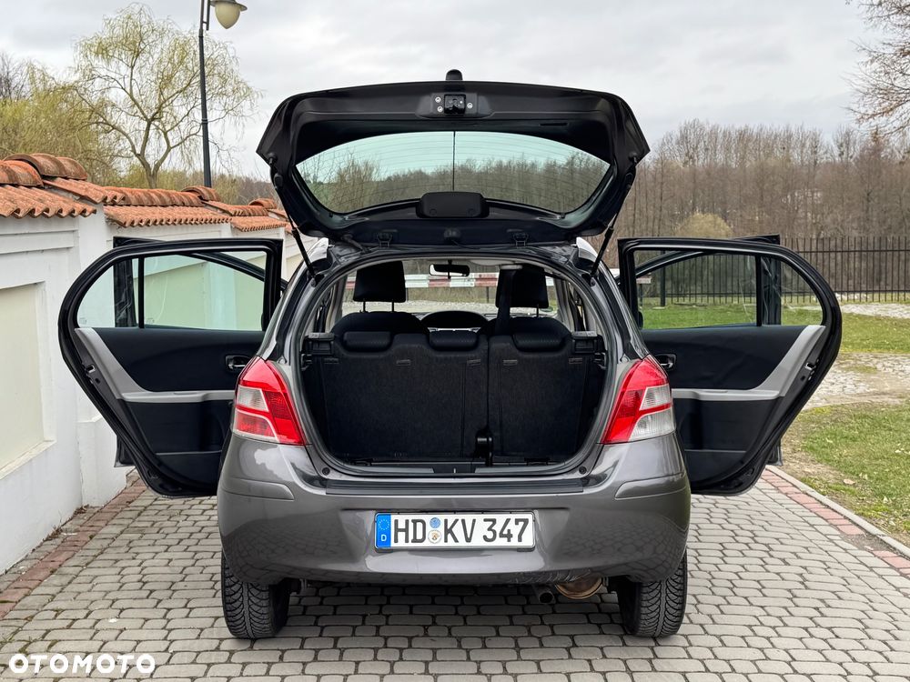 Toyota Yaris - 24