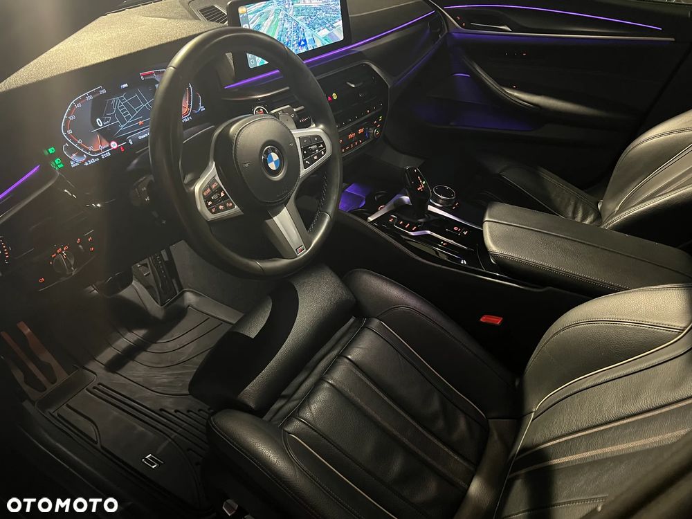 BMW Seria 5 530d xDrive M Sport Edition - 25