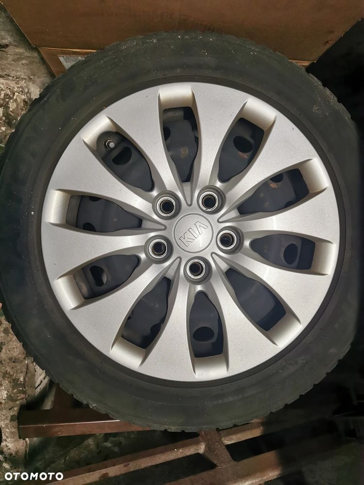 Kia Carens - 22