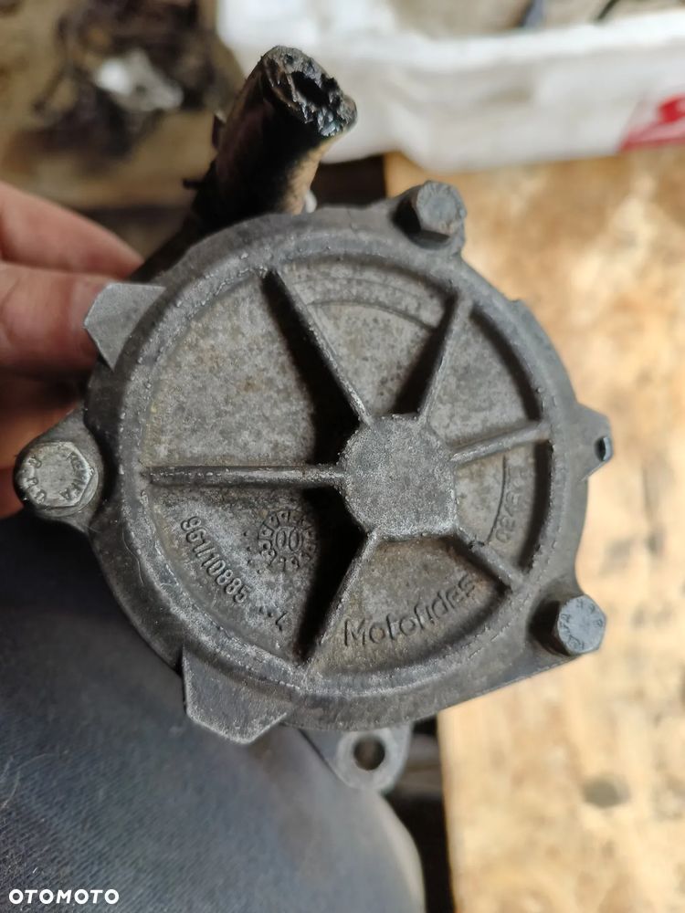 BMW E46 3,0 TD POMPA VACUM 961/10885 - 2