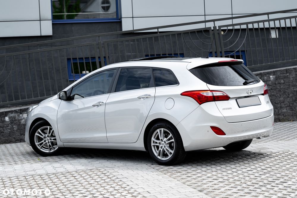 Hyundai i30 blue 1.6 GDI DCT Premium - 14