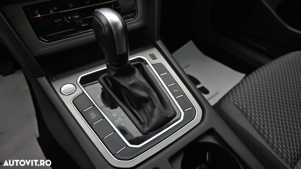 Volkswagen Passat 2.0 TDI DSG Comfortline - 17