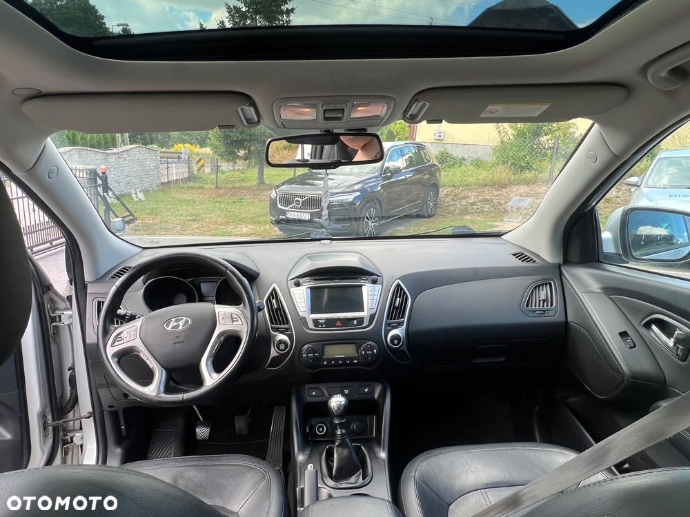 Hyundai ix35 2.0 CRDi 4WD Fifa World Cup Gold Edition - 17