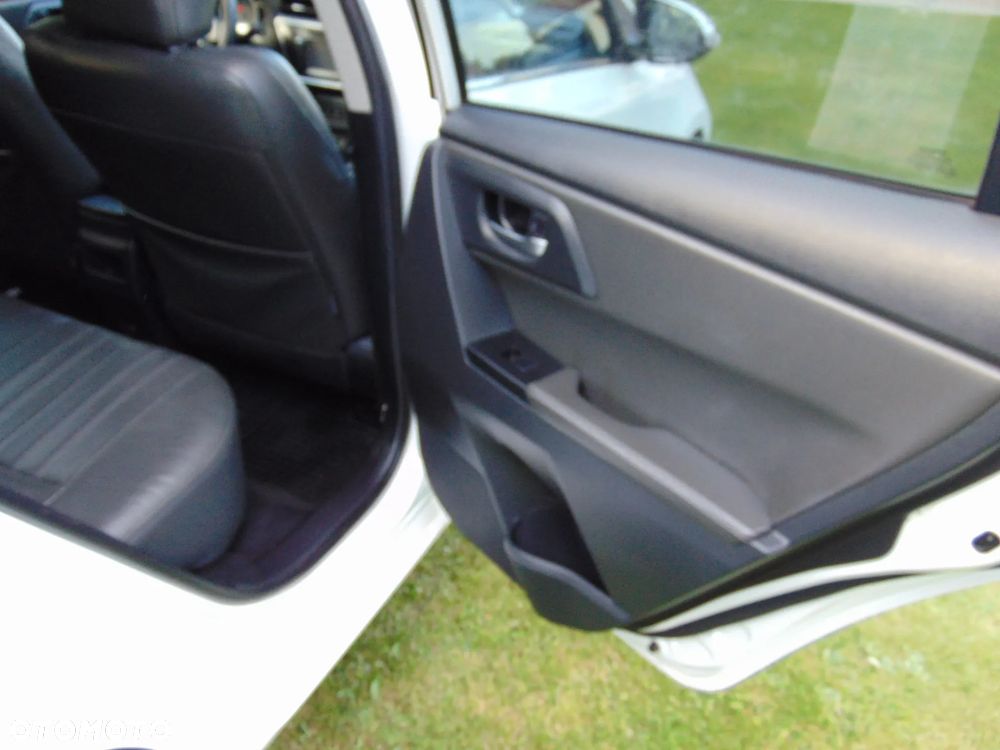 Toyota Auris 1.4 D-4D Luna - 27