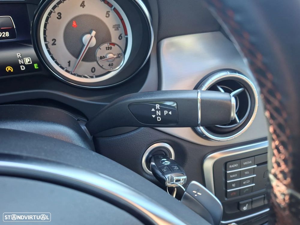 Mercedes-Benz CLA 220 d Shooting Brake AMG Line Aut. - 23