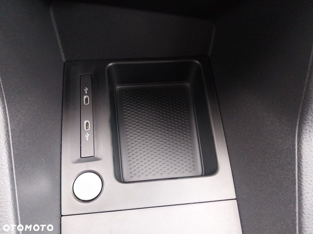Volkswagen Caddy Caddy silnik: 2,0 l TDI EU6 SCR 75 kW skrzynia biegów: manualna 6 -biegowa rozstaw osi: 2755 mm - 27