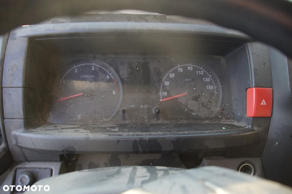 Auto na części - Renault Maxity 140 DXi 2.5 136 KM YD25K3LD 2014R Silnik Skrzynia Drzwi Lampa Szyba Lusterko Zderzak Kabina Paka Sterownik Moduł Czujnik Deska Kokpit Licznik Kierownica - 11