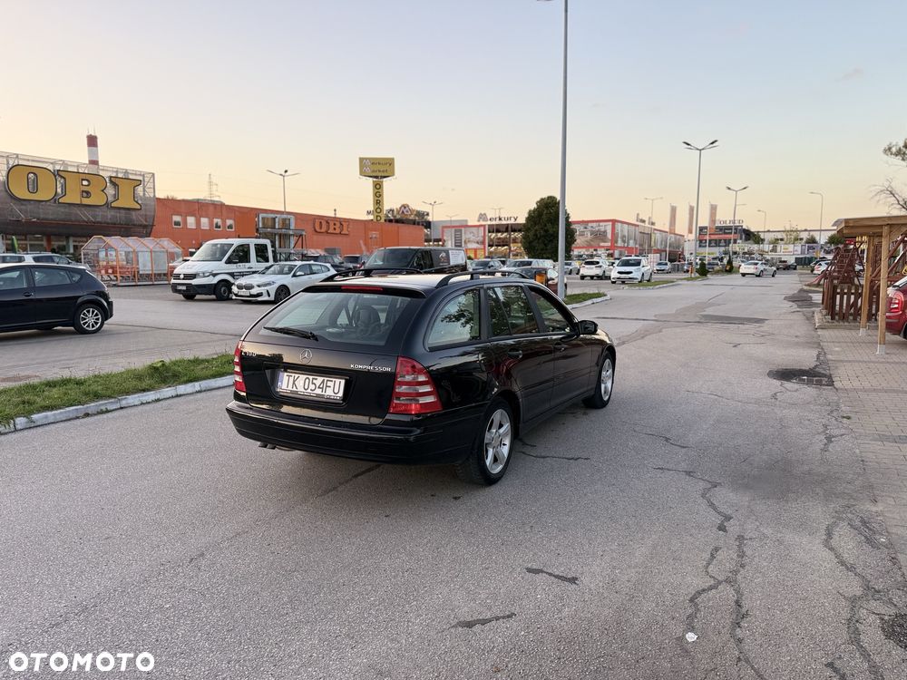 Mercedes-Benz C-Class 2006 photo 5