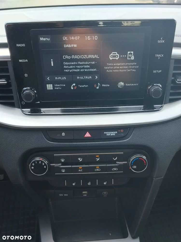 Kia Ceed - 11