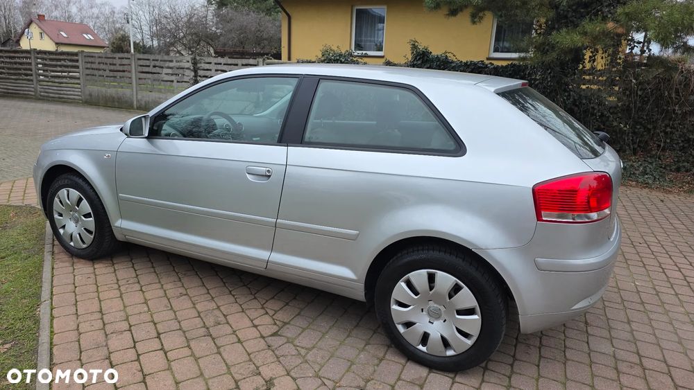 Audi A3 3-drzwiowe 1.6 Attraction - 20