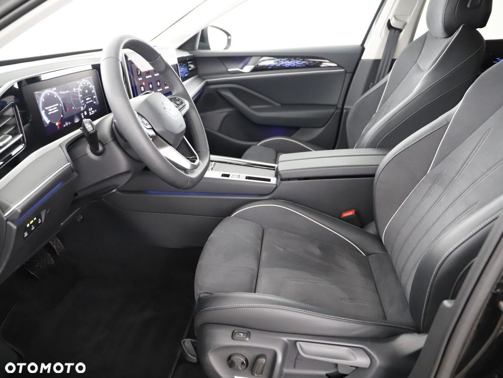 Volkswagen Passat Variant 2.0 TDI EVO Elegance DSG - 11