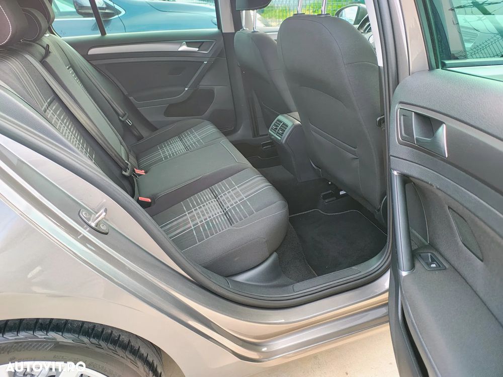 Volkswagen Golf 1.6 TDI BlueMotion Technology Lounge - 7