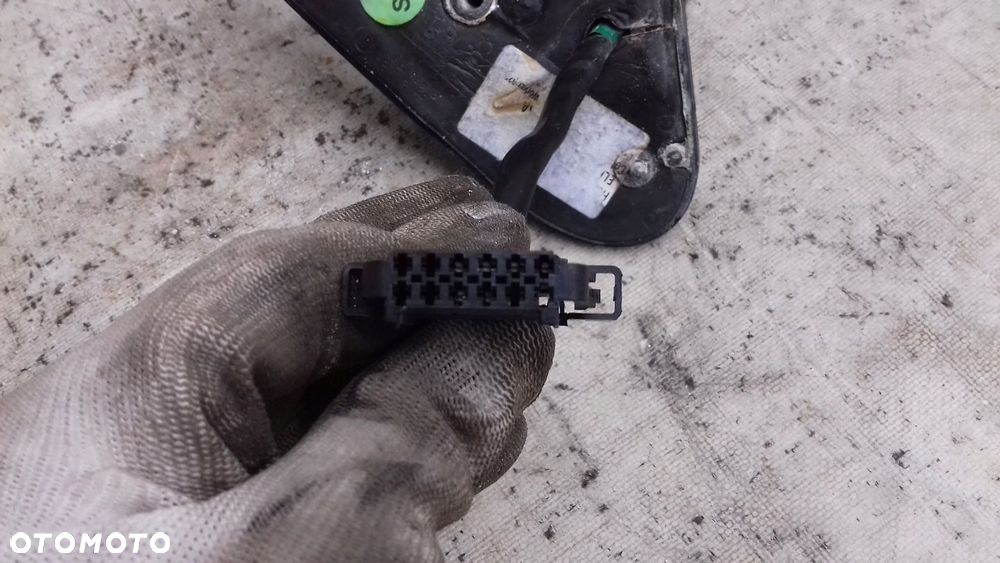 LUSTERKO PRAWE ELEKTRYCZNE 6 PIN SKODA OCTAVIA II 04-08 - 8