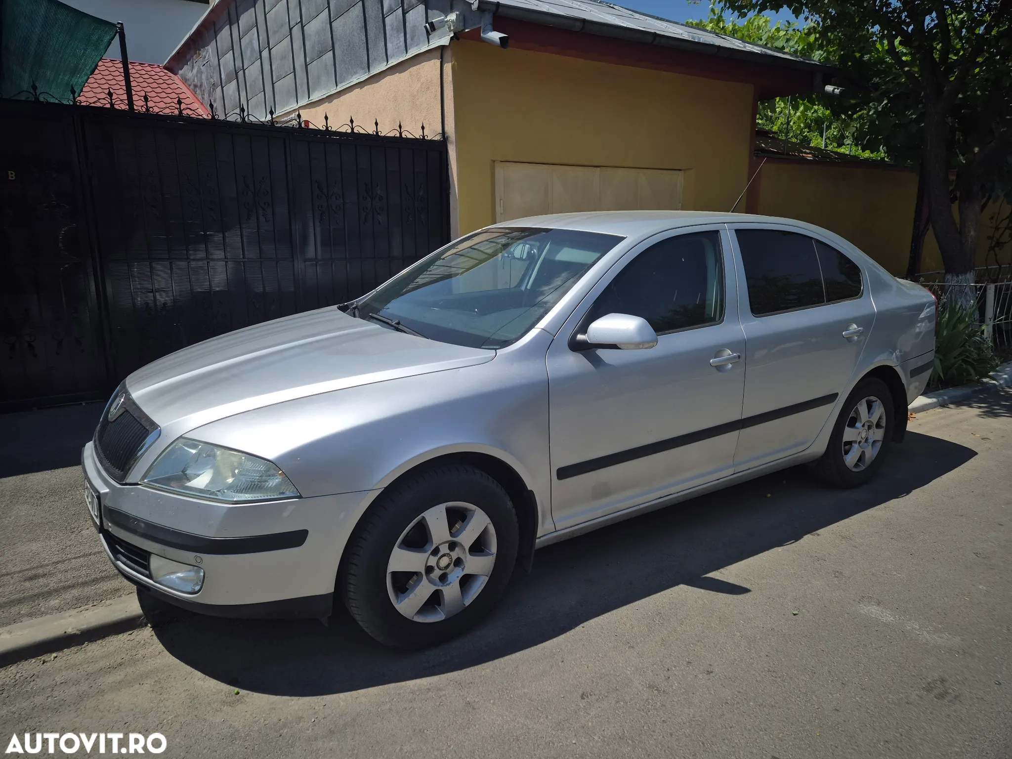 Skoda Octavia 1.6 FSI Classic - 2