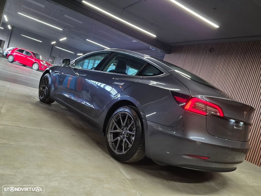 Tesla Model 3 Standard Range Plus RWD - 24